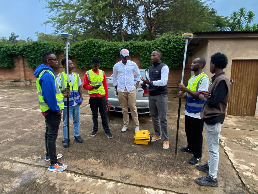 Meisha Estate Team Conducts Field Survey Training